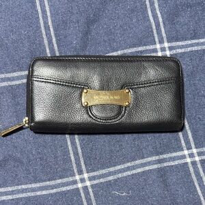 Michael Kors Black Leather Zip Wallet